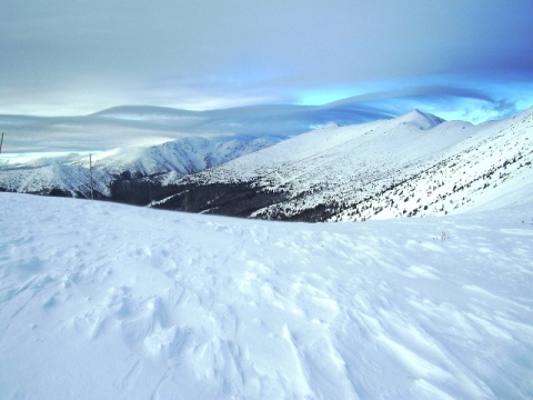 felhőkupolák a főgerinc fölött (a nyeregben állva, a Stefánika-ház előtt 1730m-en)
