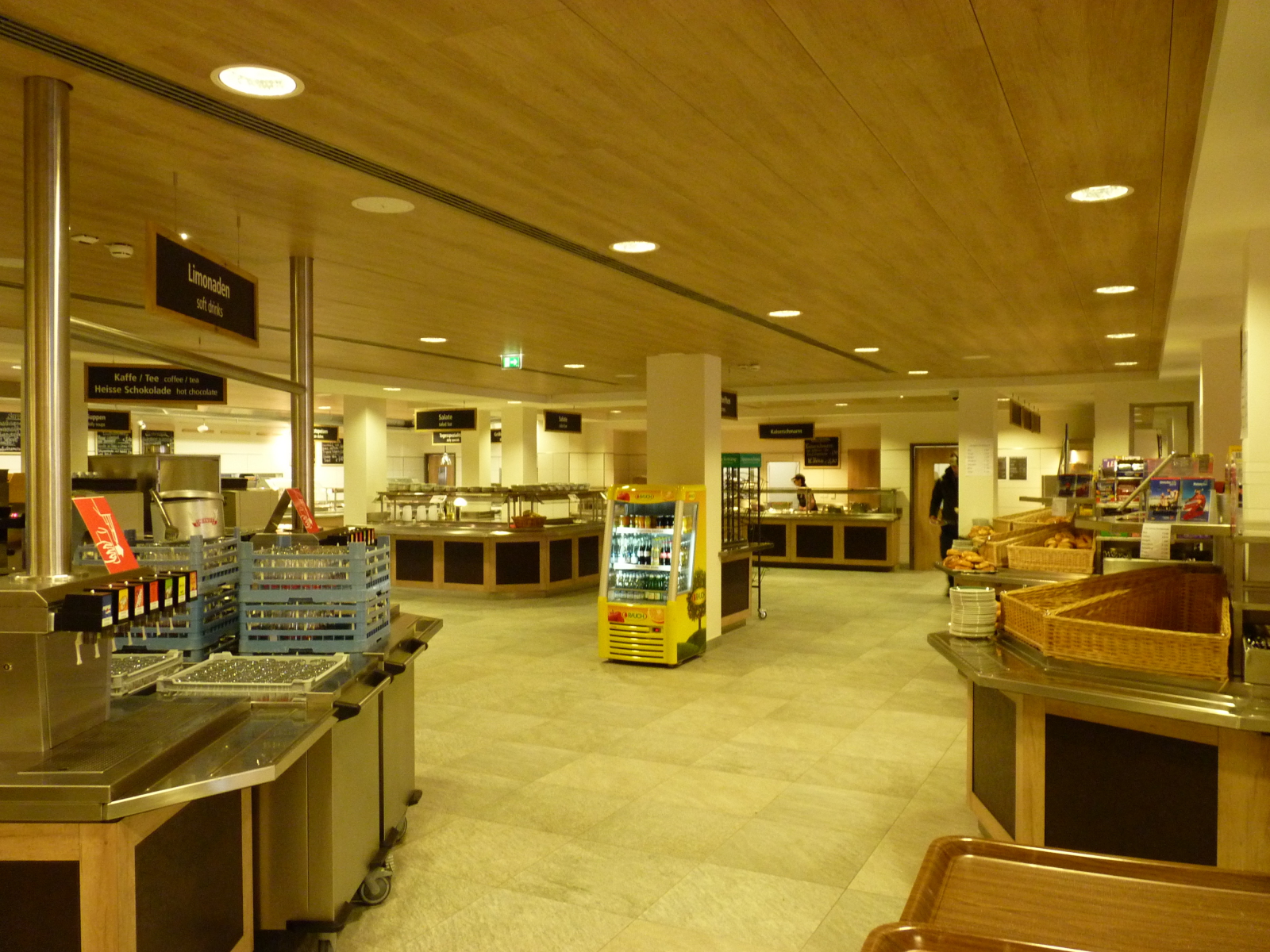 A minden igényt kielégítő gyorskiszolgáló, részben önkiszolgáló étterem.