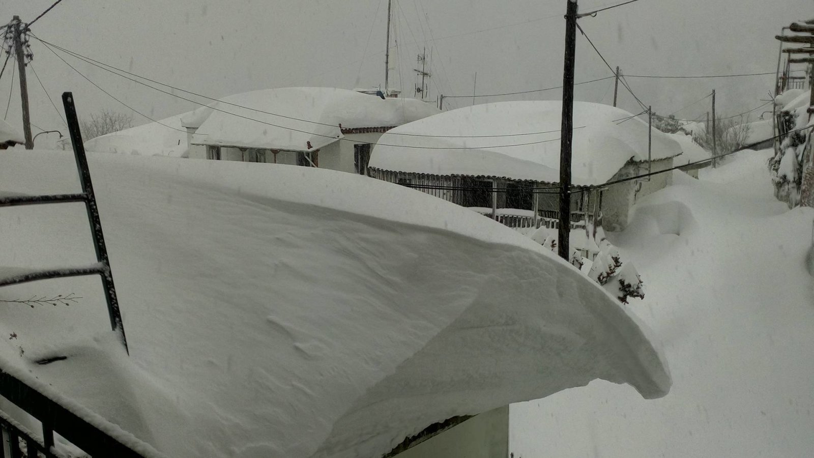 Stropones, egy völgybe szorult falu (335 méter) Évia (Euboia) szigetén