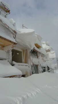 Ugyanaz messzebbről. Kymi (210 méter) település szintén Évia (Euboia) szigetén