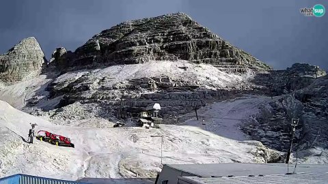 Kanin, a szlovén-olasz határon, reggel még fehérlettek a sziklák