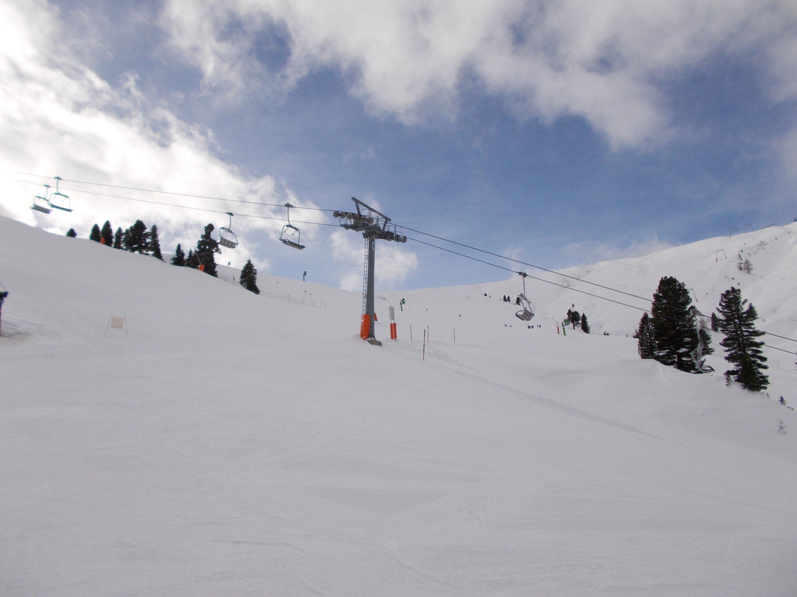 Nagyon jól karbantartott pályák.