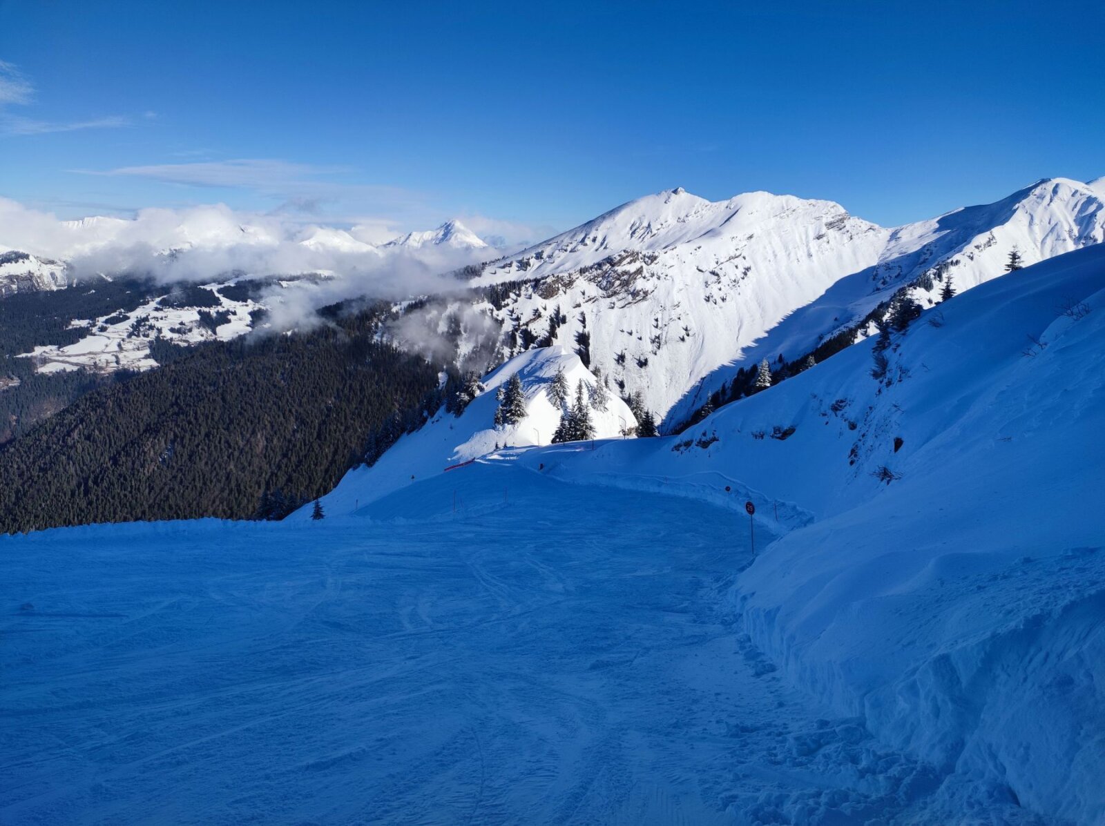 Morzine, a Pointe de Nyon-ról levezető pálya