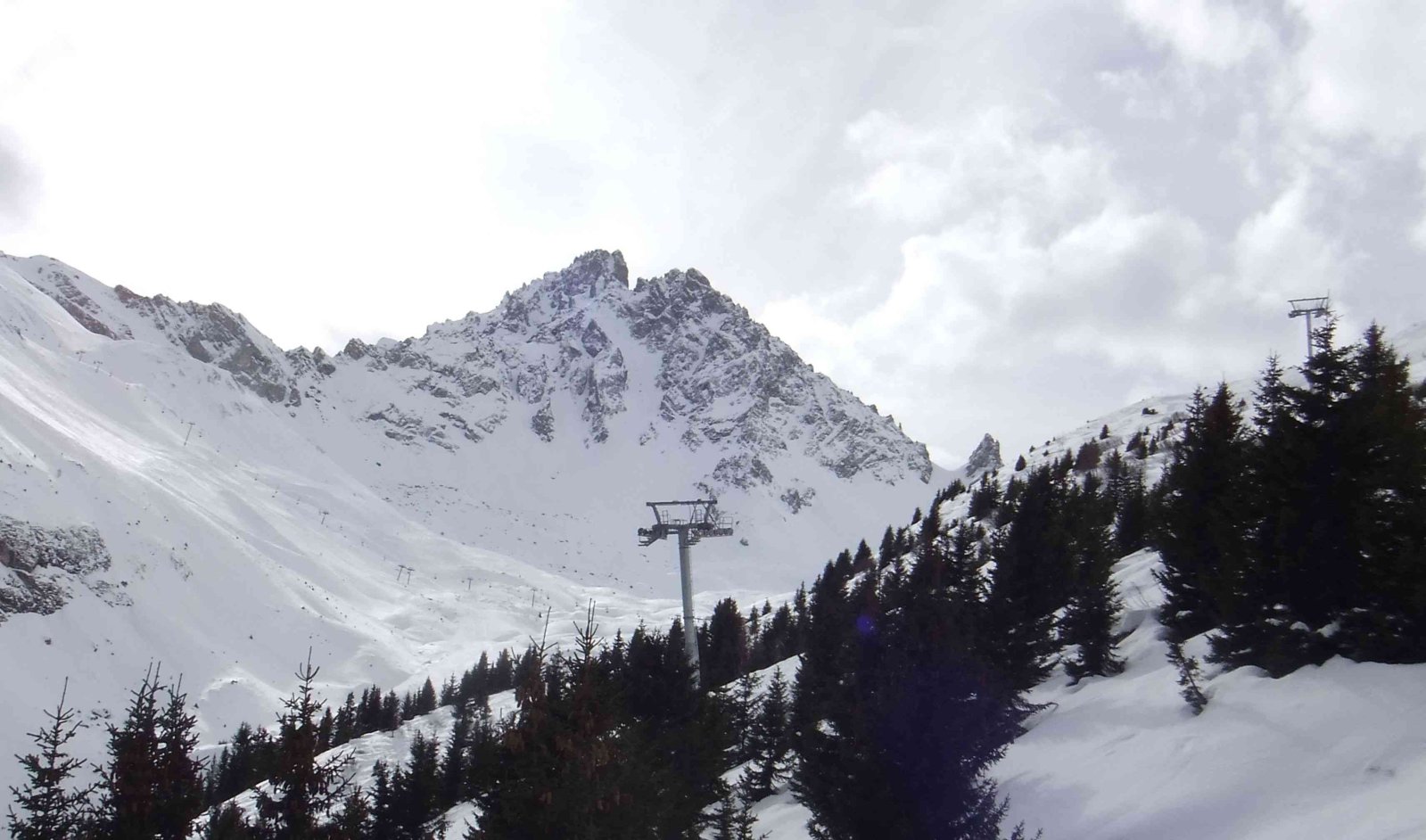 Gondolom egyszer kábel is lesz rajta