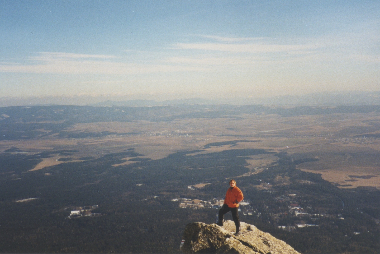 KILÁTÁS KÖZÉPRŐL