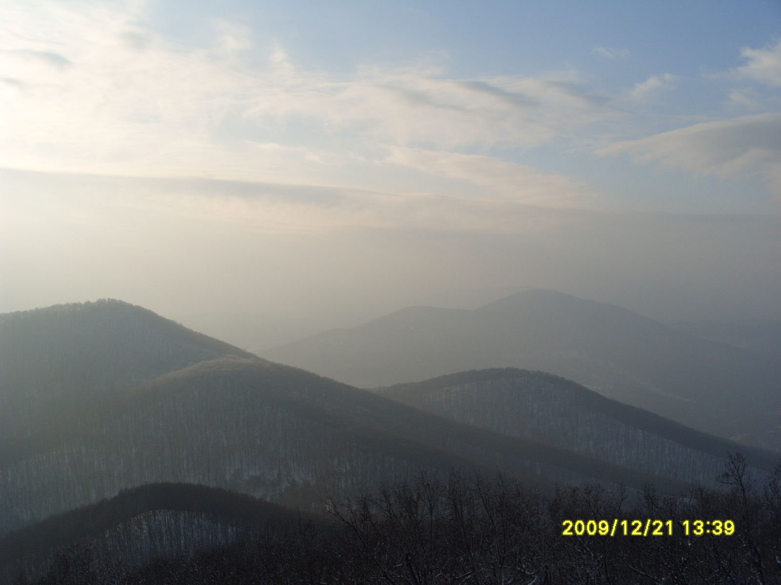 Látkép a hegytetőről