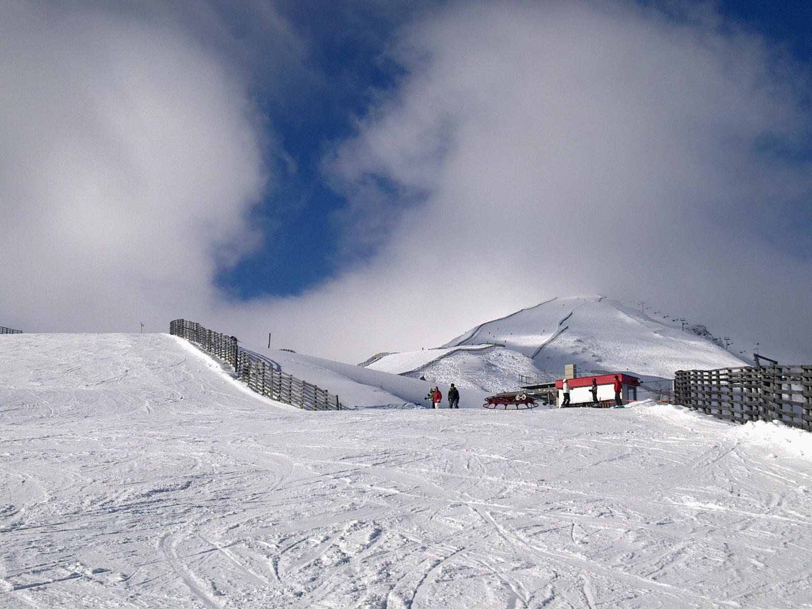 Grosseck, a "gerincpálya"  - itt laposnak tűnik, pedig tényleg piros...