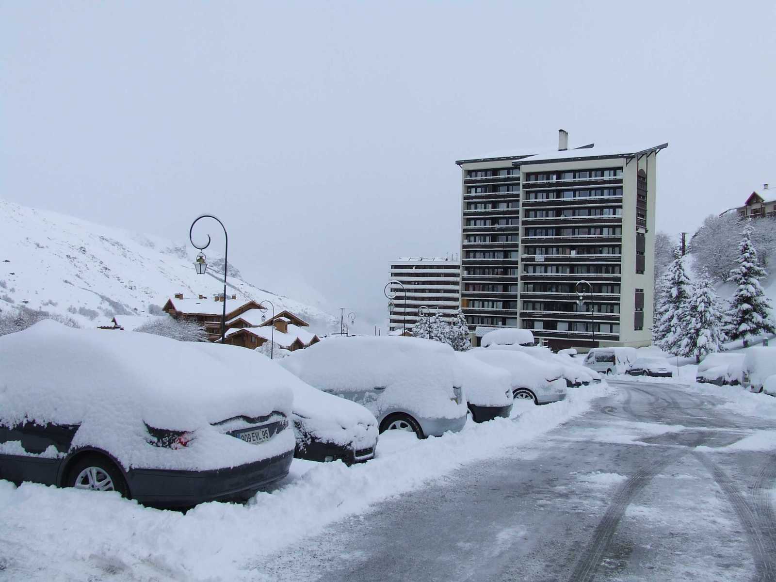 Március végi hóesés után Les Menuires-ben