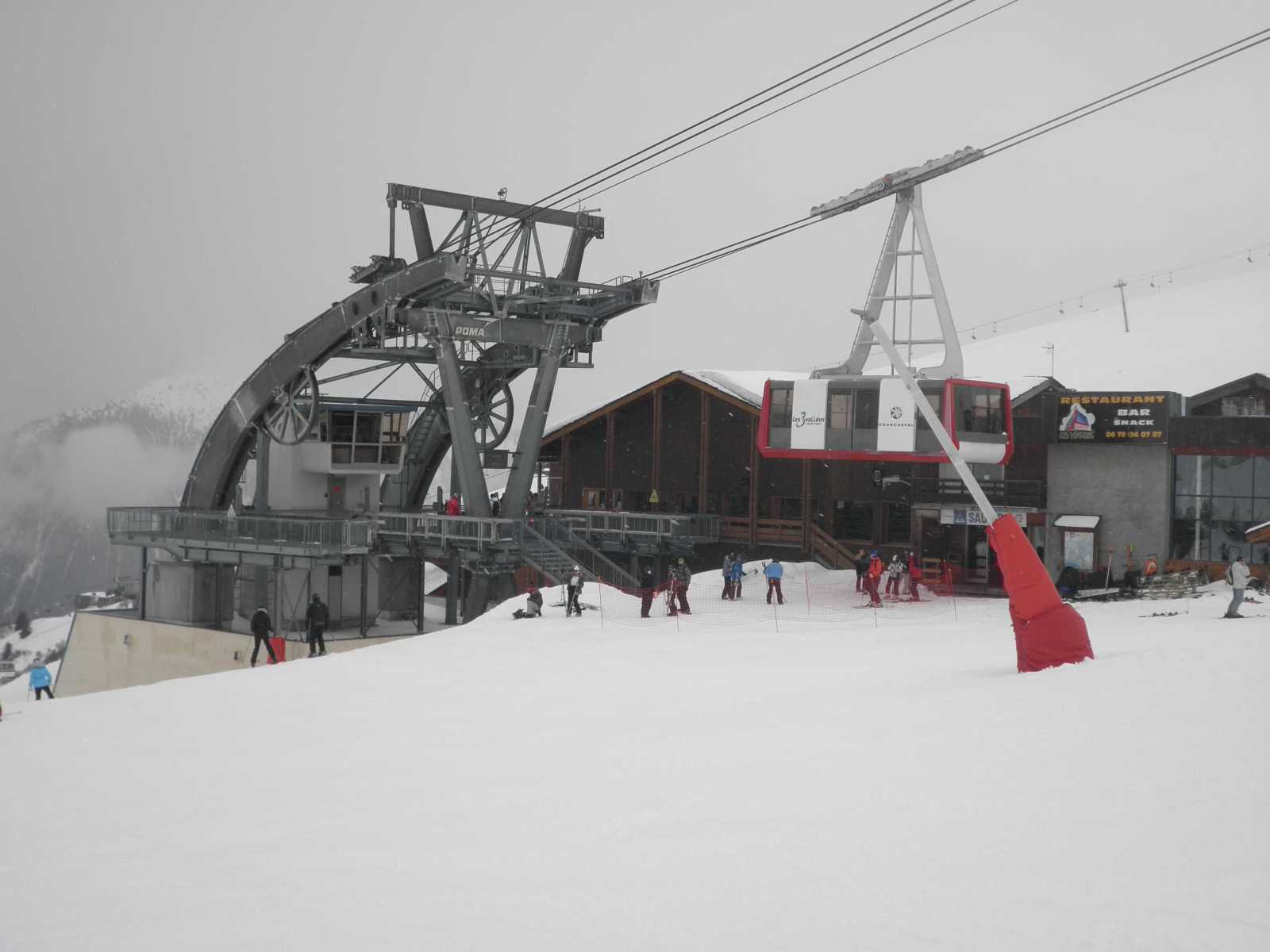 Saulire nevü nagy kabinos Courchevel-ben
