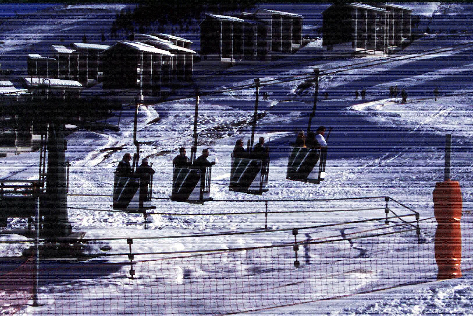 Átkelő lift az Encombres oldalra