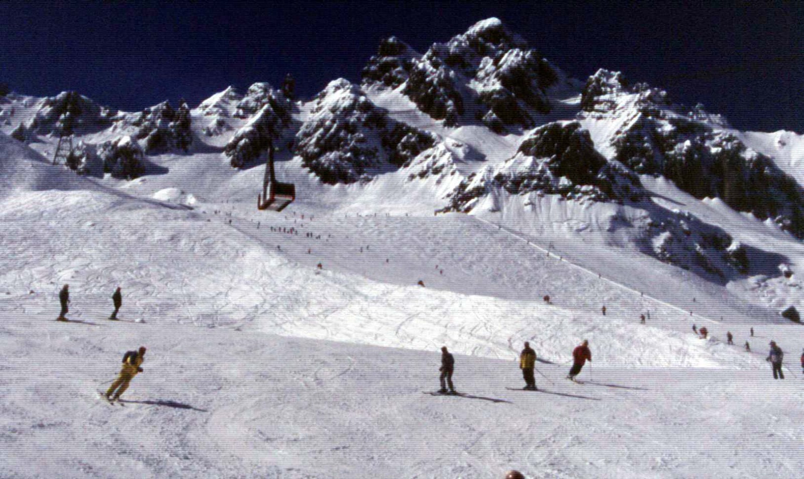 Caronra közlekedő óriás kabin