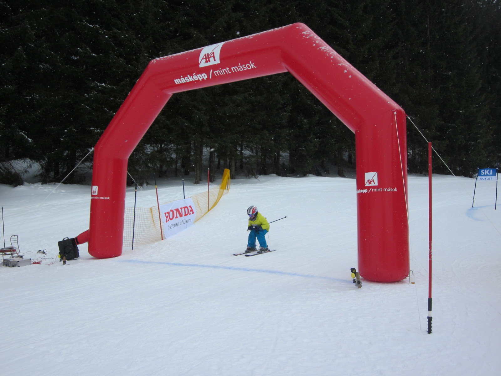 A 2012. január 21-én megrendezett Honda Kupa síversenyen 200 gyermek állt rajthoz 