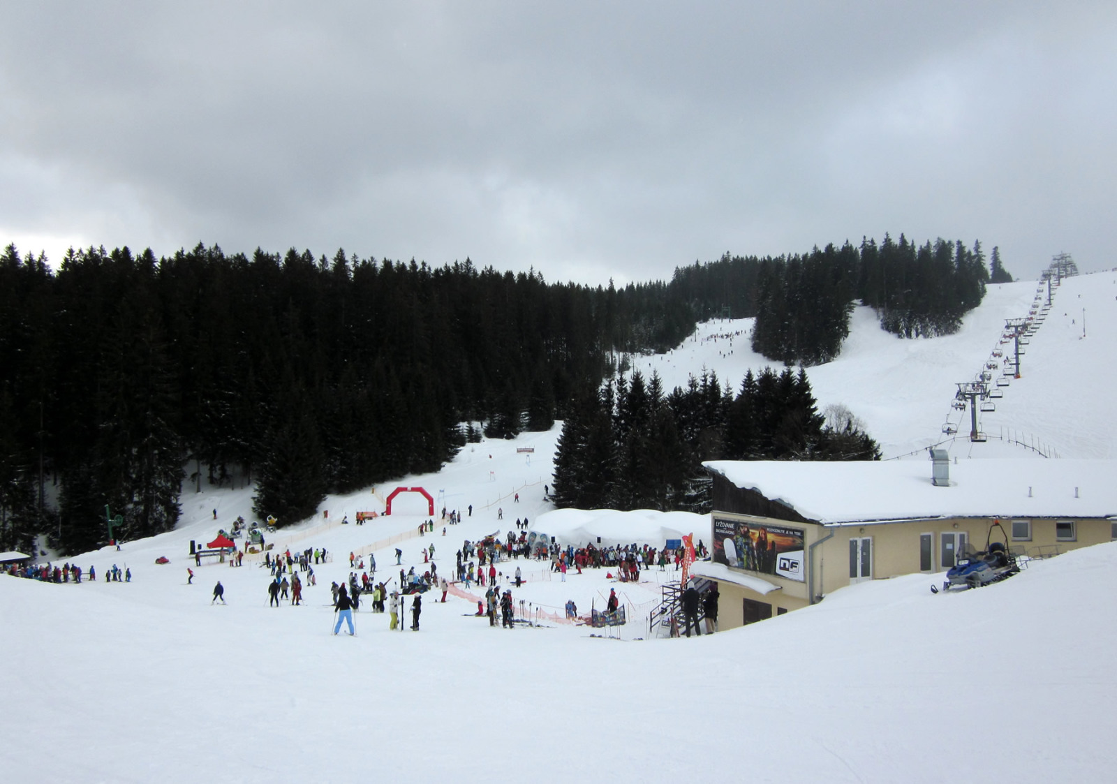 Donovaly - Záhradiste: bal oldalon a Honda Kupa versenypályája