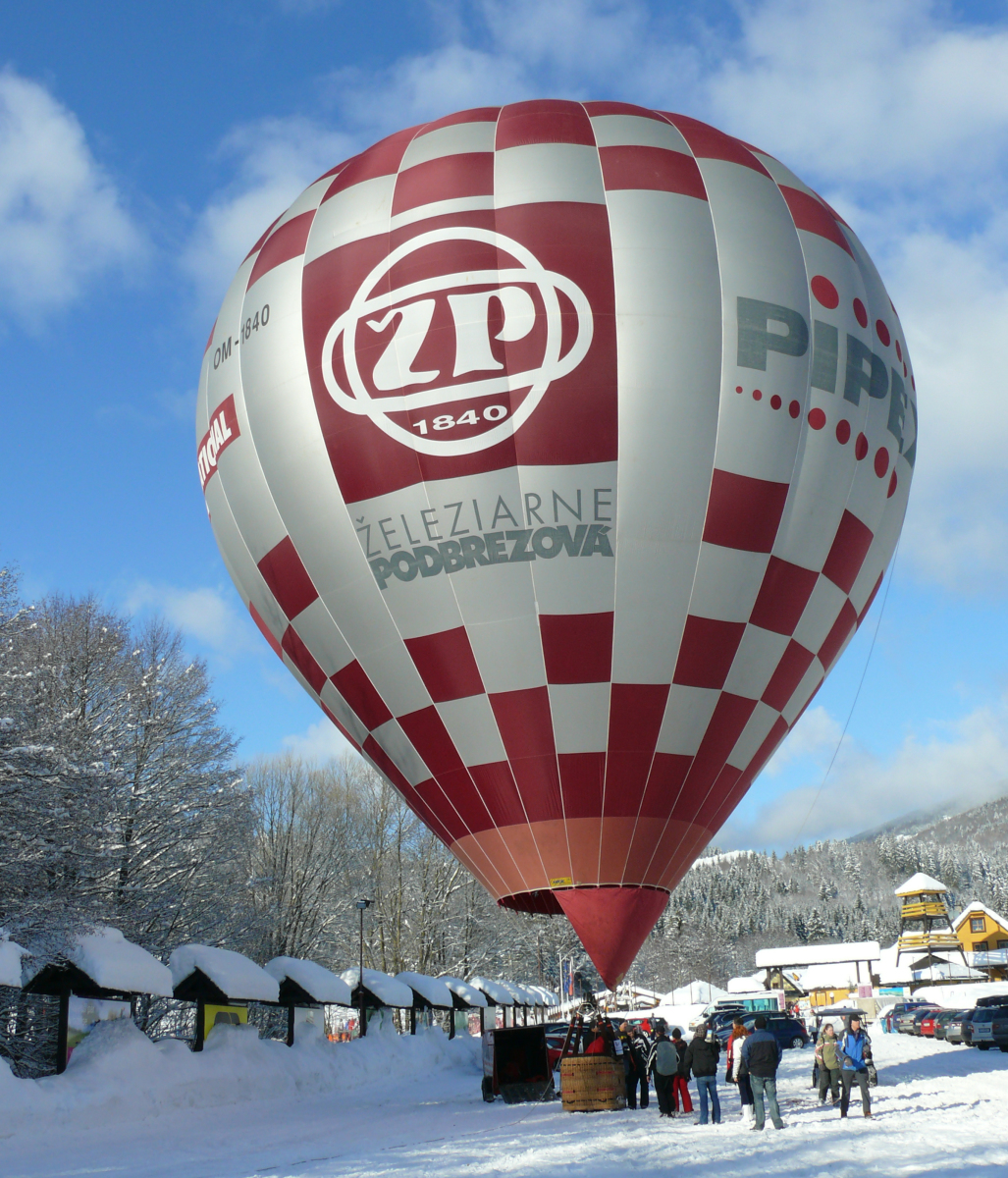 Kedvező időjárás esetén kipróbáhatjuk a hőlégballonozást is Tálén