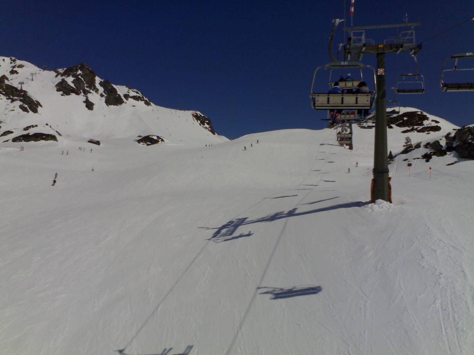 ez olyan kétezer méter magasan van, bár ober legalsó része is kb 1700...