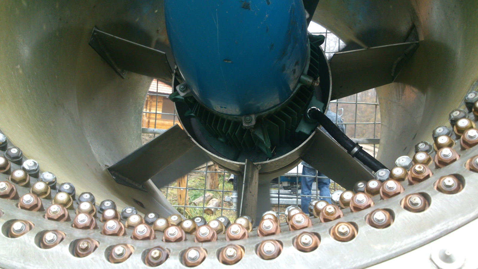 Holle Apó Guminője .....