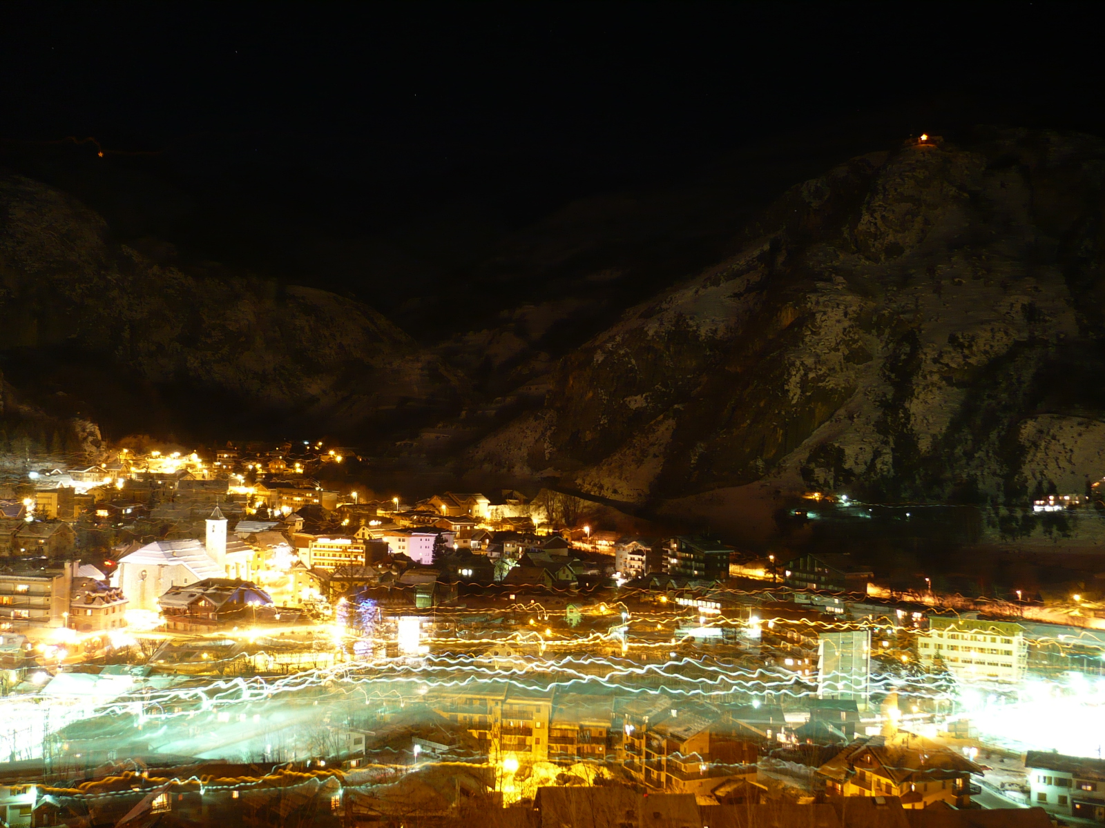 valloire at night