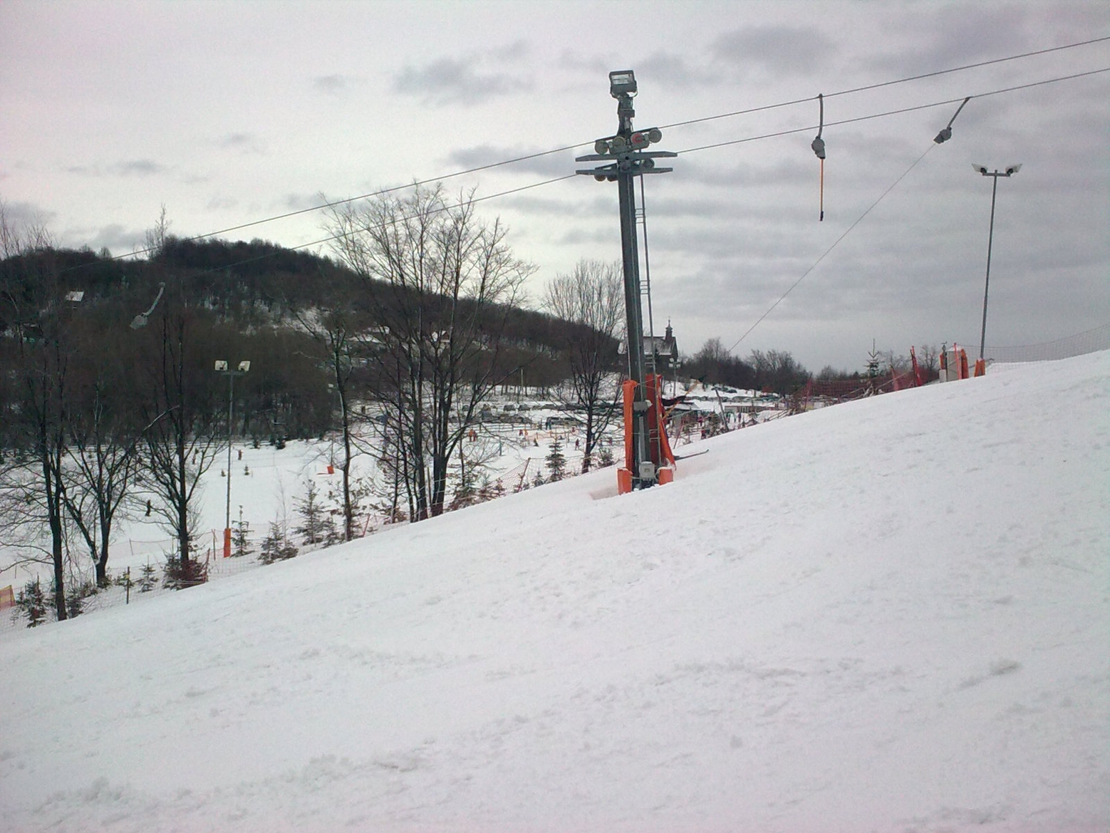 Dél körül megpuhult már a hó.