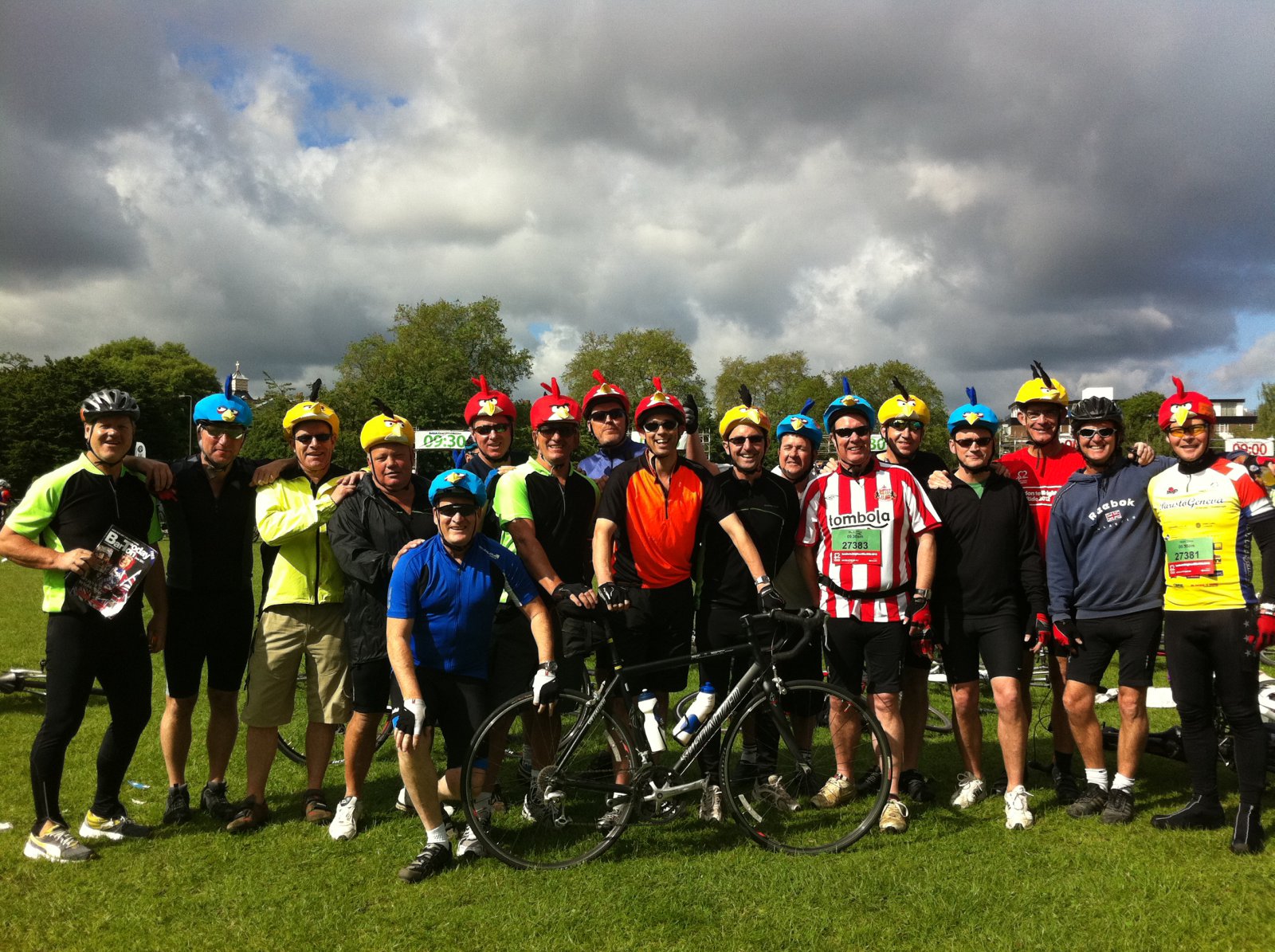 James és barátai sisakhuzatban