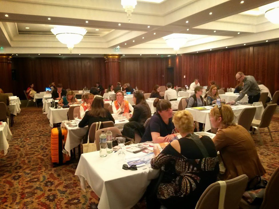 A francia sírégiók képviselői bemutatják ajánlataikat a magyarországi utazásszervezőknek. A síworkshop helyszíne a Hotel Meridien volt.