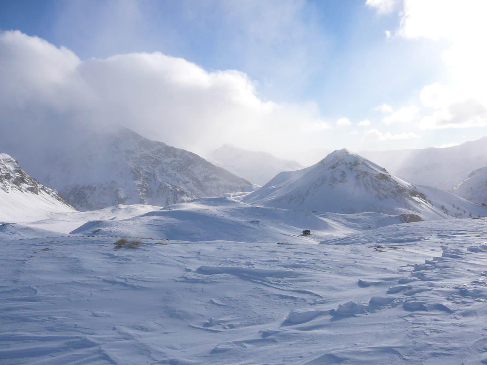 KILÁTÁS A LEGSZÉLSŐ PÁLYÁKRÓL
