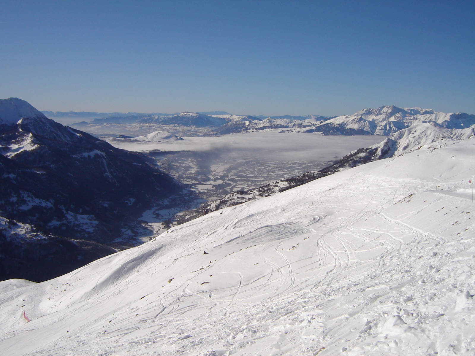 KILÁTÁS A VÖLGYRE