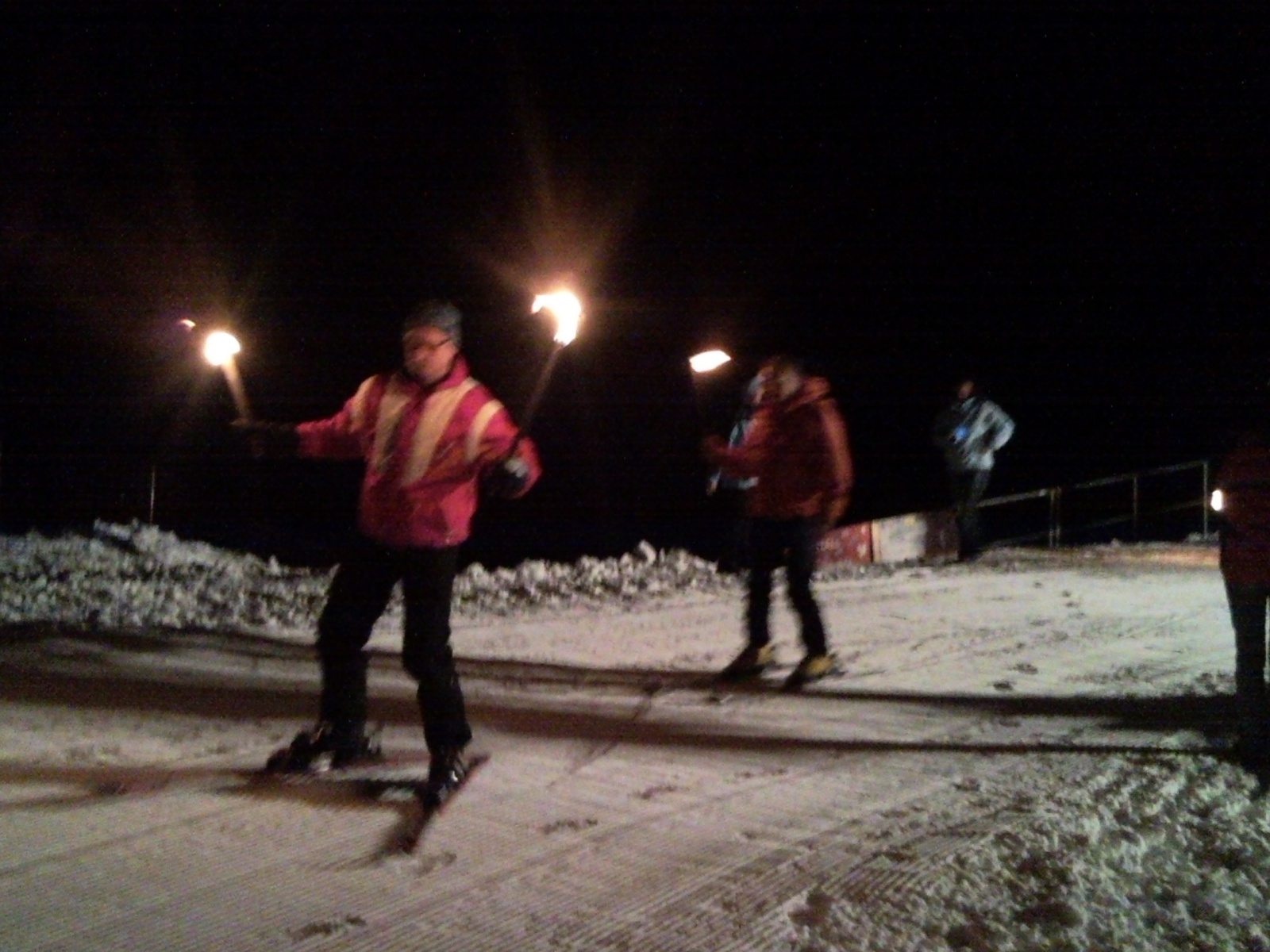 Fáklyás sí a hüttéig. Vissza már a trakk hoz :-)