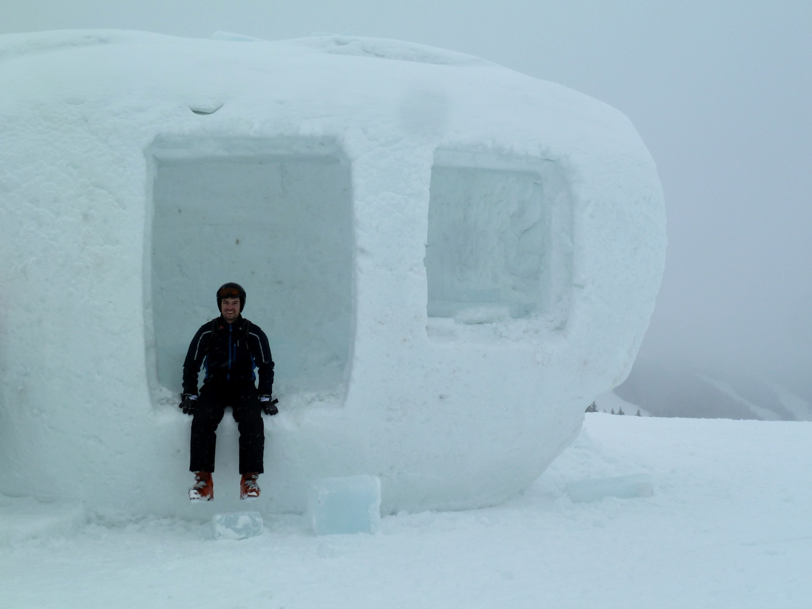 Összkomfort jó kilátással eladó.
