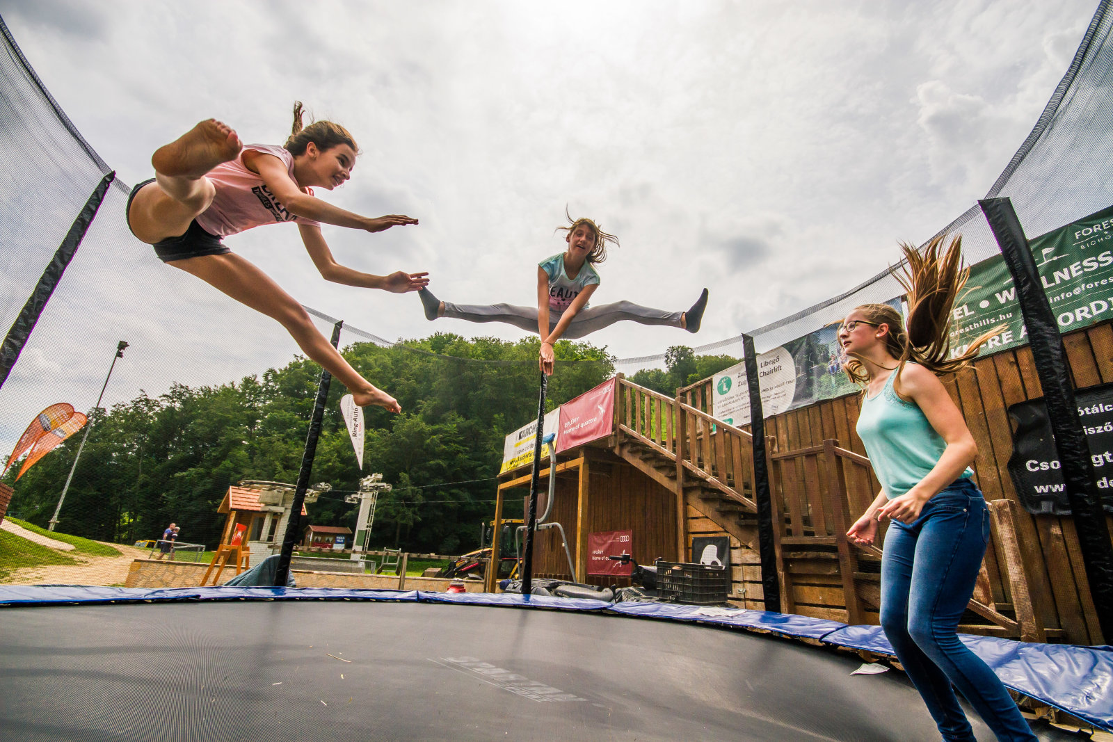 A gyerekek a trambulinon is kitombolhatják magukat | Fotó: Intersport Síaréna, Kalandhegy