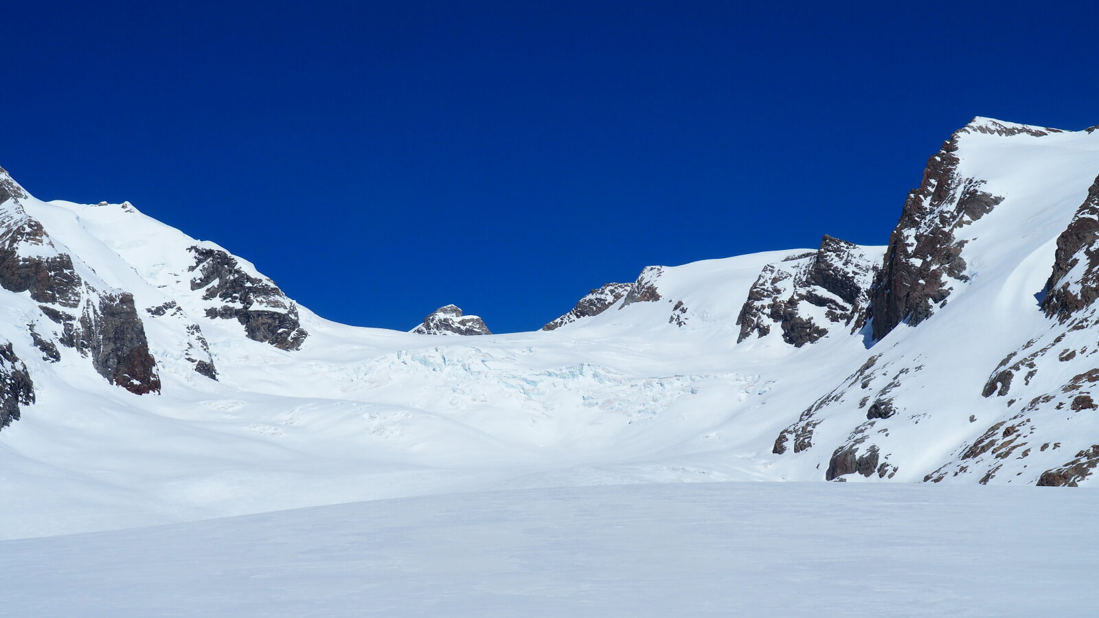 4 hete itt jöttem le a Louwihornról, innen már ismerős az út, eddig a négyszög másik két oldalán jöttem mint 4 hete