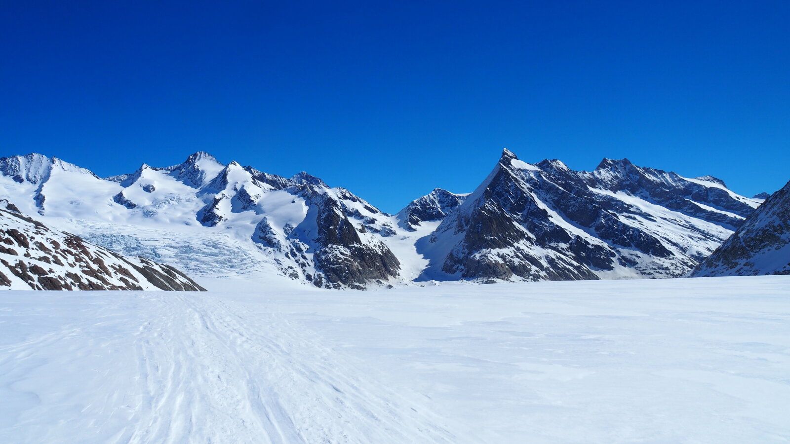 Visszatekintés kelet irányba