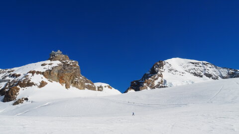 Sphinx és a Mönch(4110m)