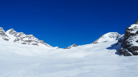 Olyan mint egy sípálya, itt hó van nem jég olyan mint a beton