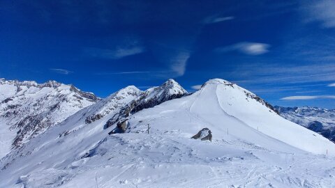 Az egyik fekete pálya