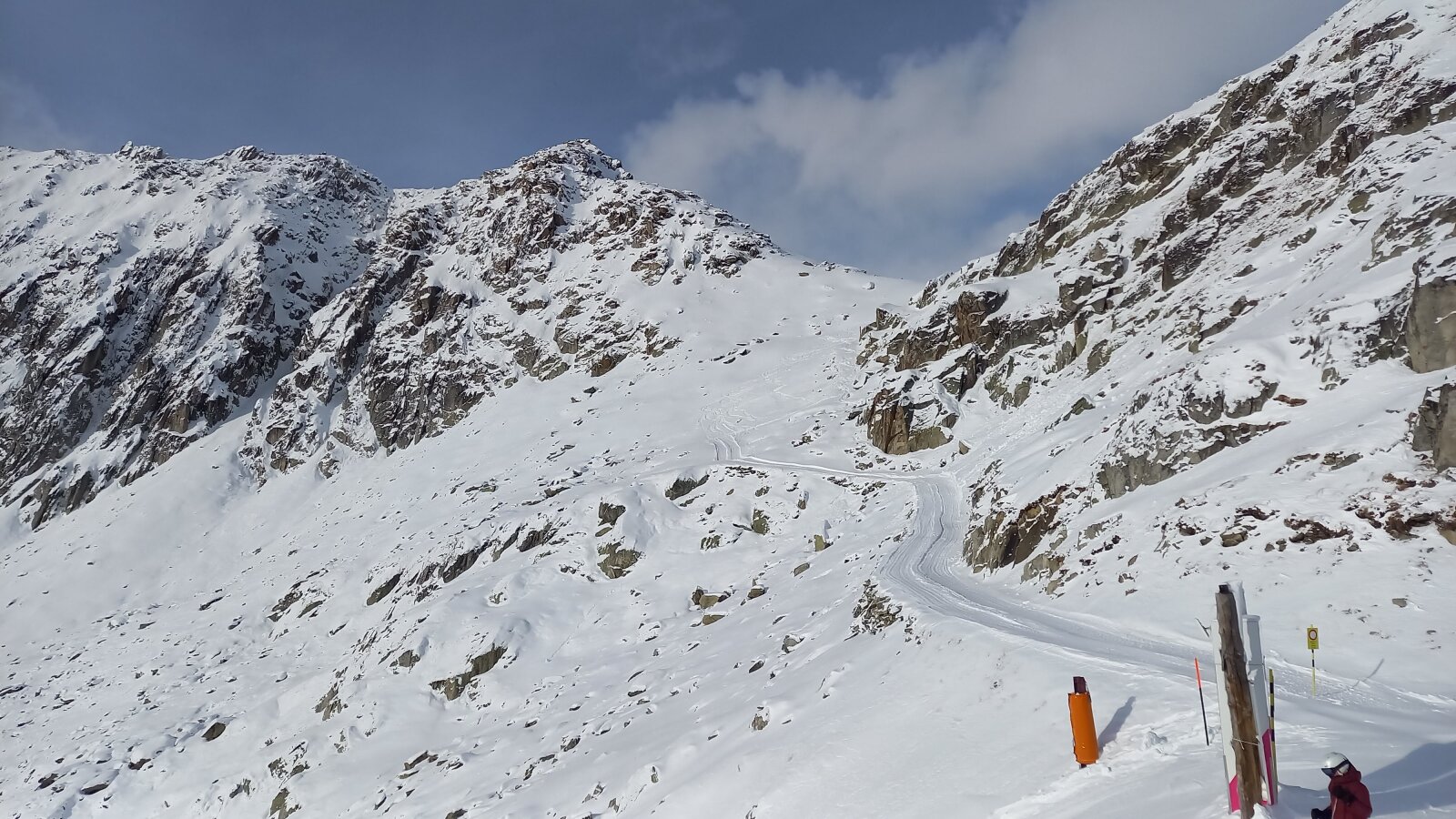Az Eggishornról lejövő pálya. Most nem volt nyitva, rendesen látszódtak a sziklák