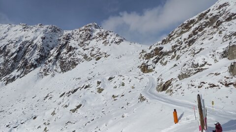 Az Eggishornról lejövő pálya. Most nem volt nyitva, rendesen látszódtak a sziklák