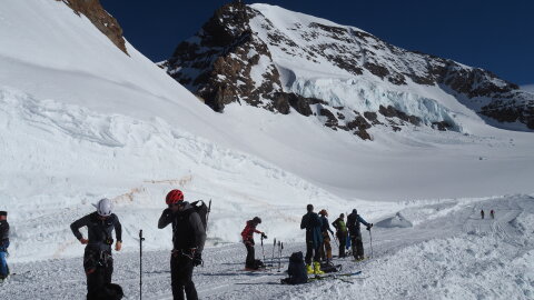 Néhányan mentek ma sítúrázni