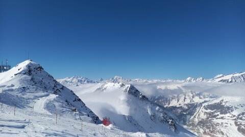 Távolban a Matterhorn
