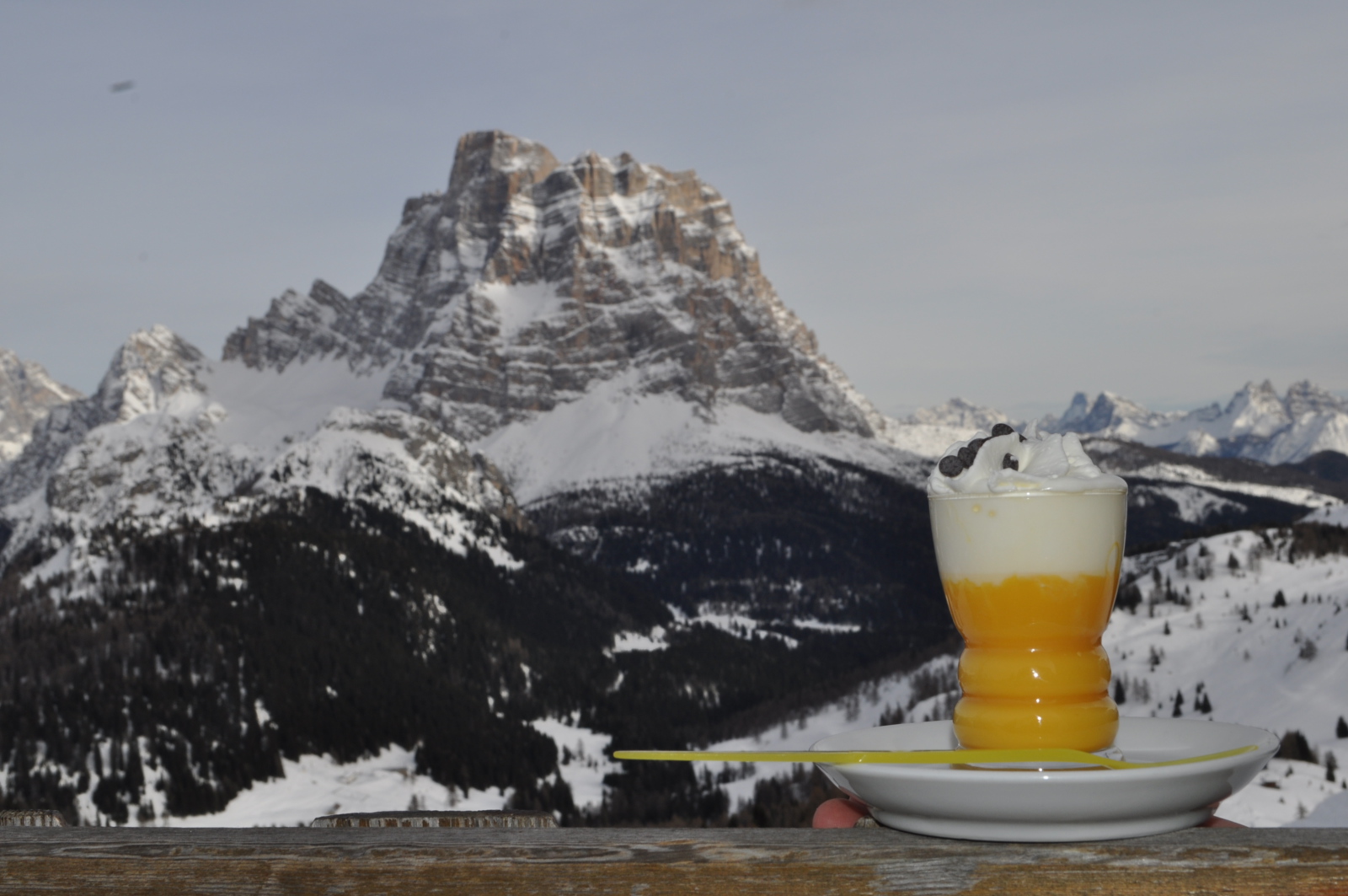 Szépséges bombardino háttérben a M. Pelmoval