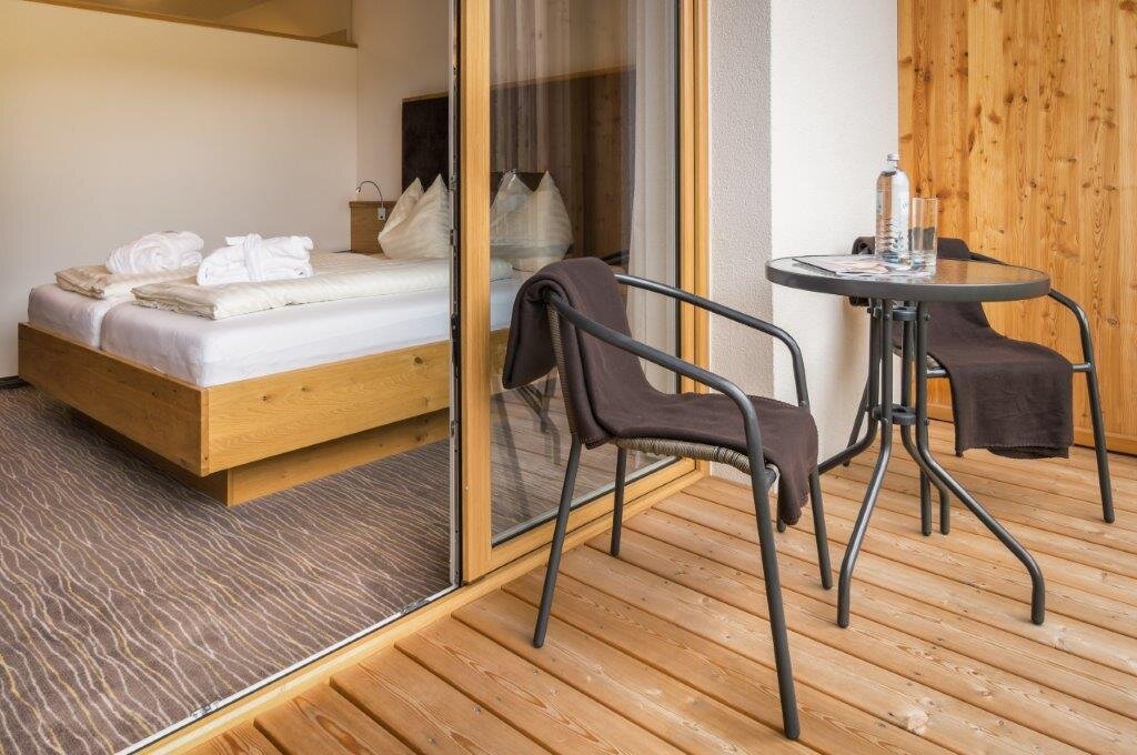 AlmHotelKaernten-Zimmer1-10.jpg
