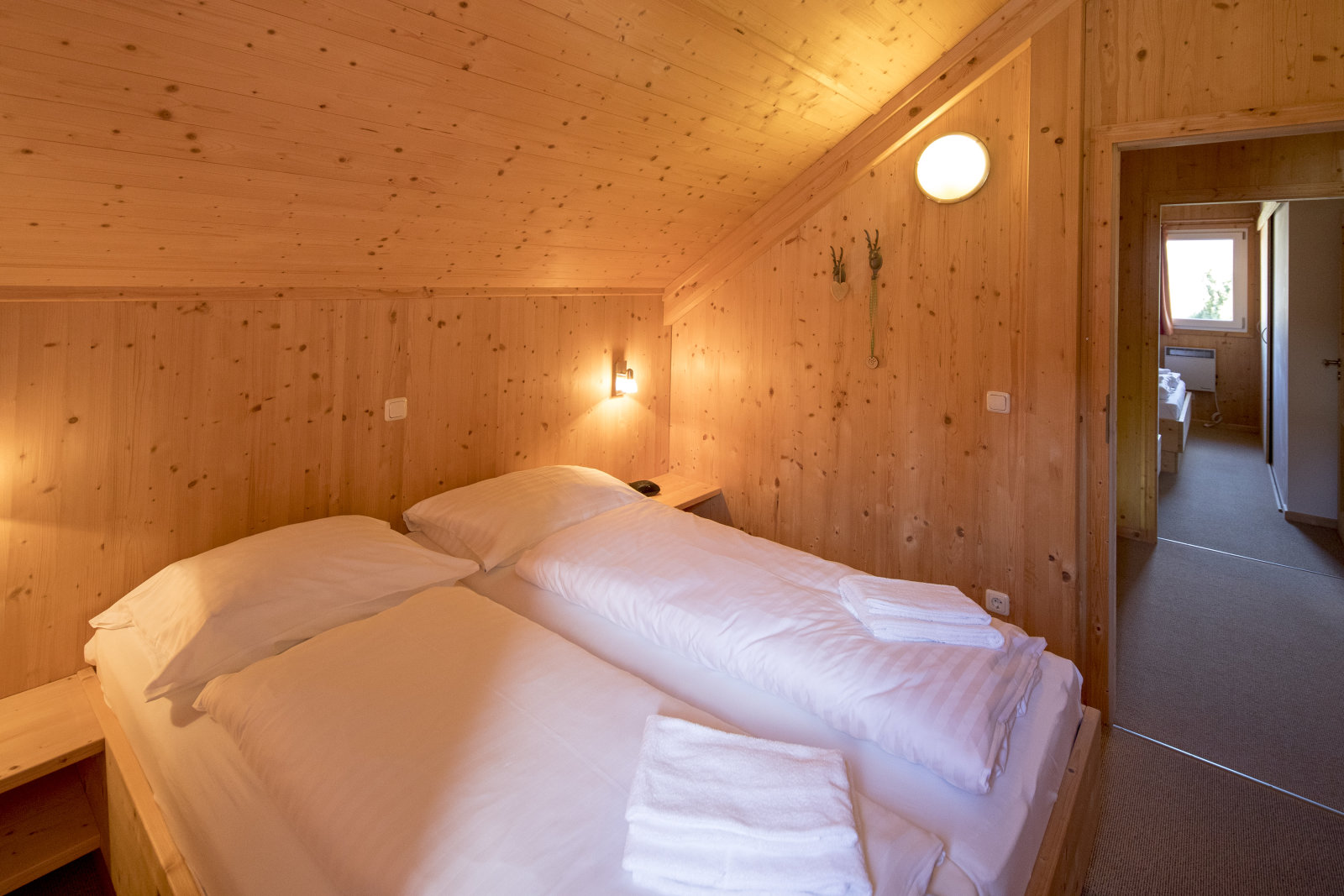 schlafzimmer-48437833032-o.jpg