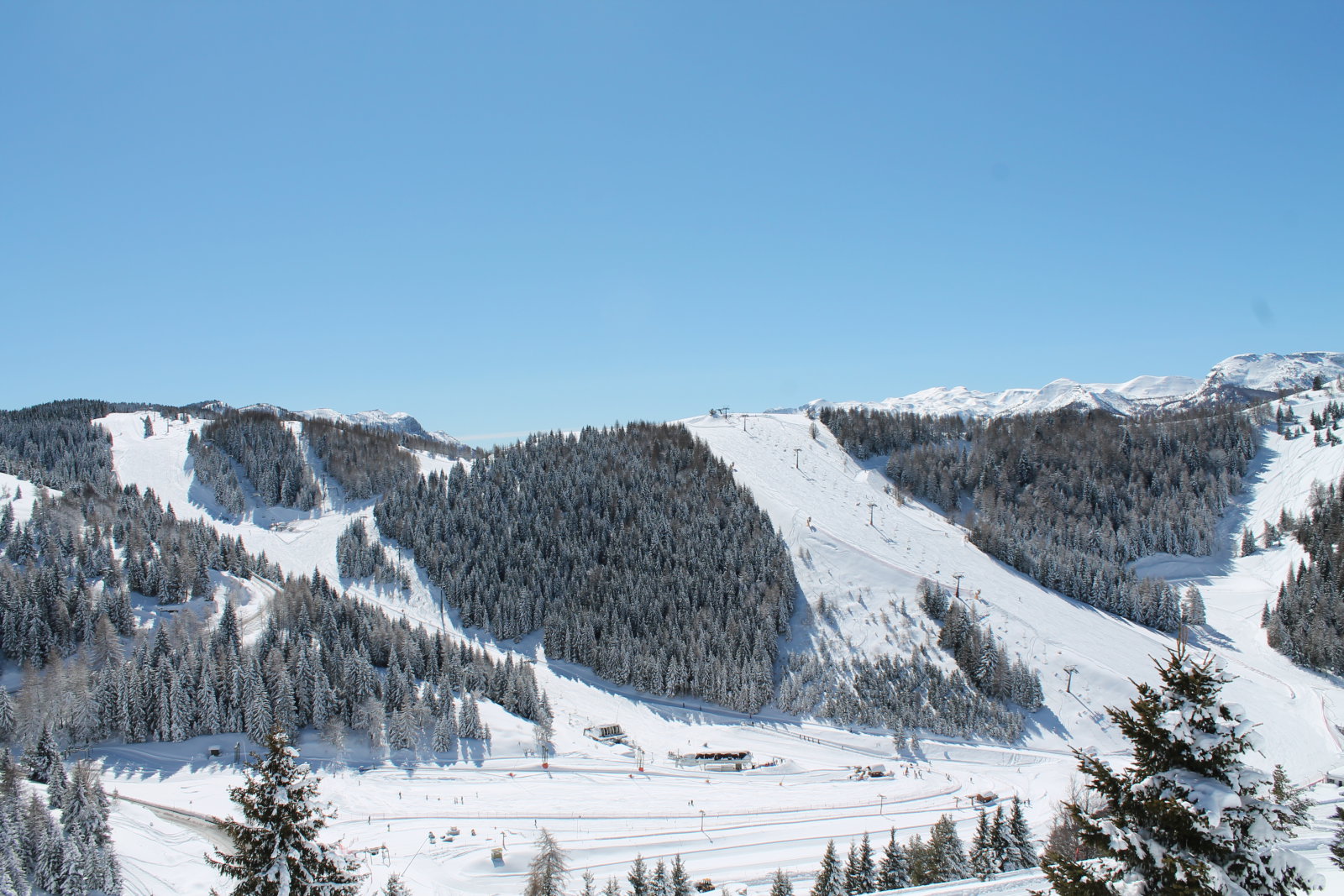 panoramica-piste-2.JPG