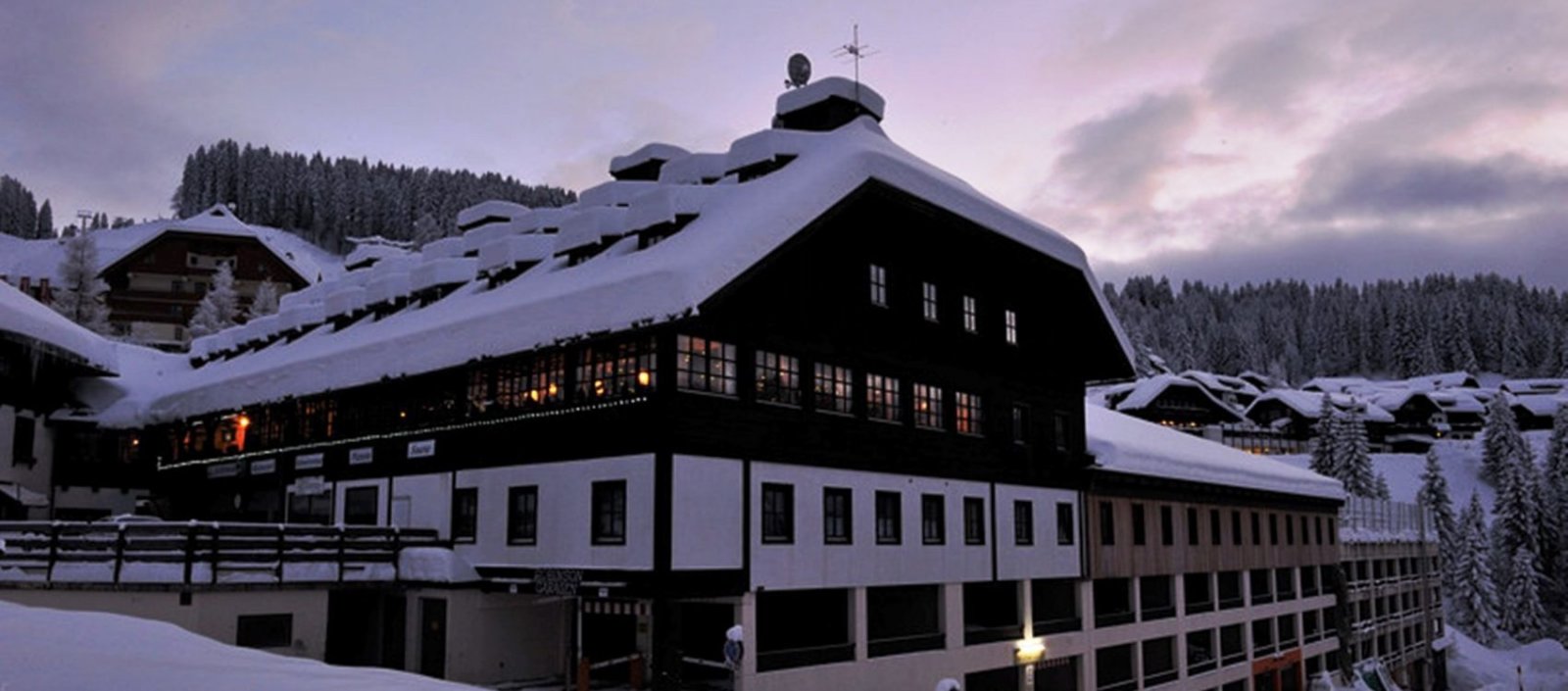 alpenhotel-marcius-teli-kulso.jpg