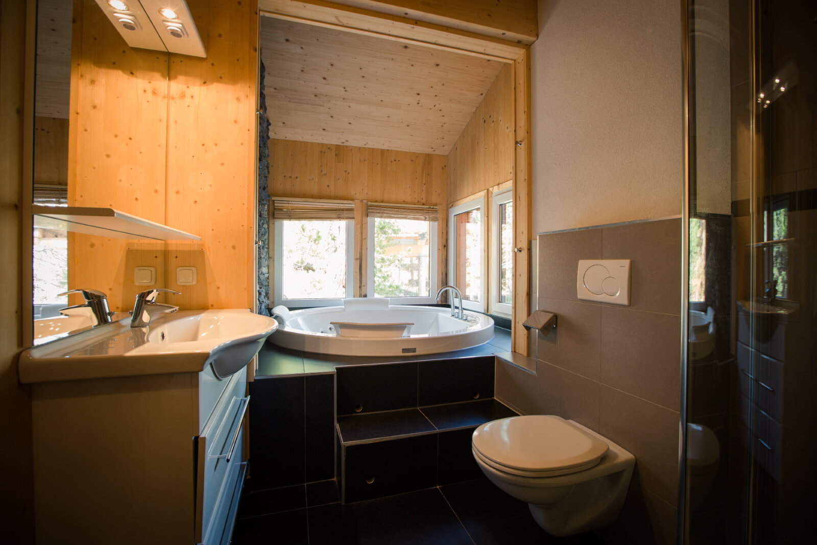 Ferienhaus III.: max. 16 fő, 6 hálószoba