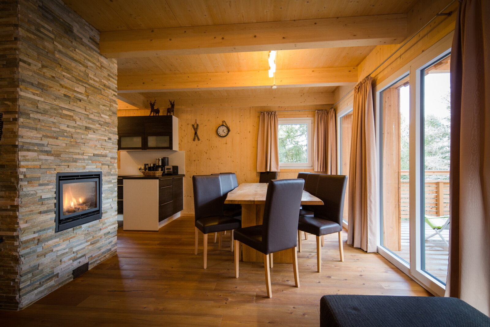 Ferienhaus I.: max. 12 fő, 4 hálószoba