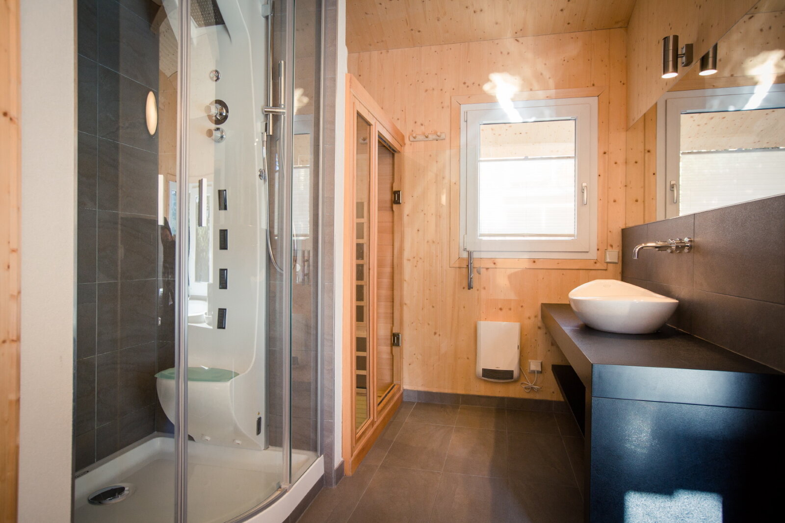 Ferienhaus I.: max. 12 fő, 4 hálószoba