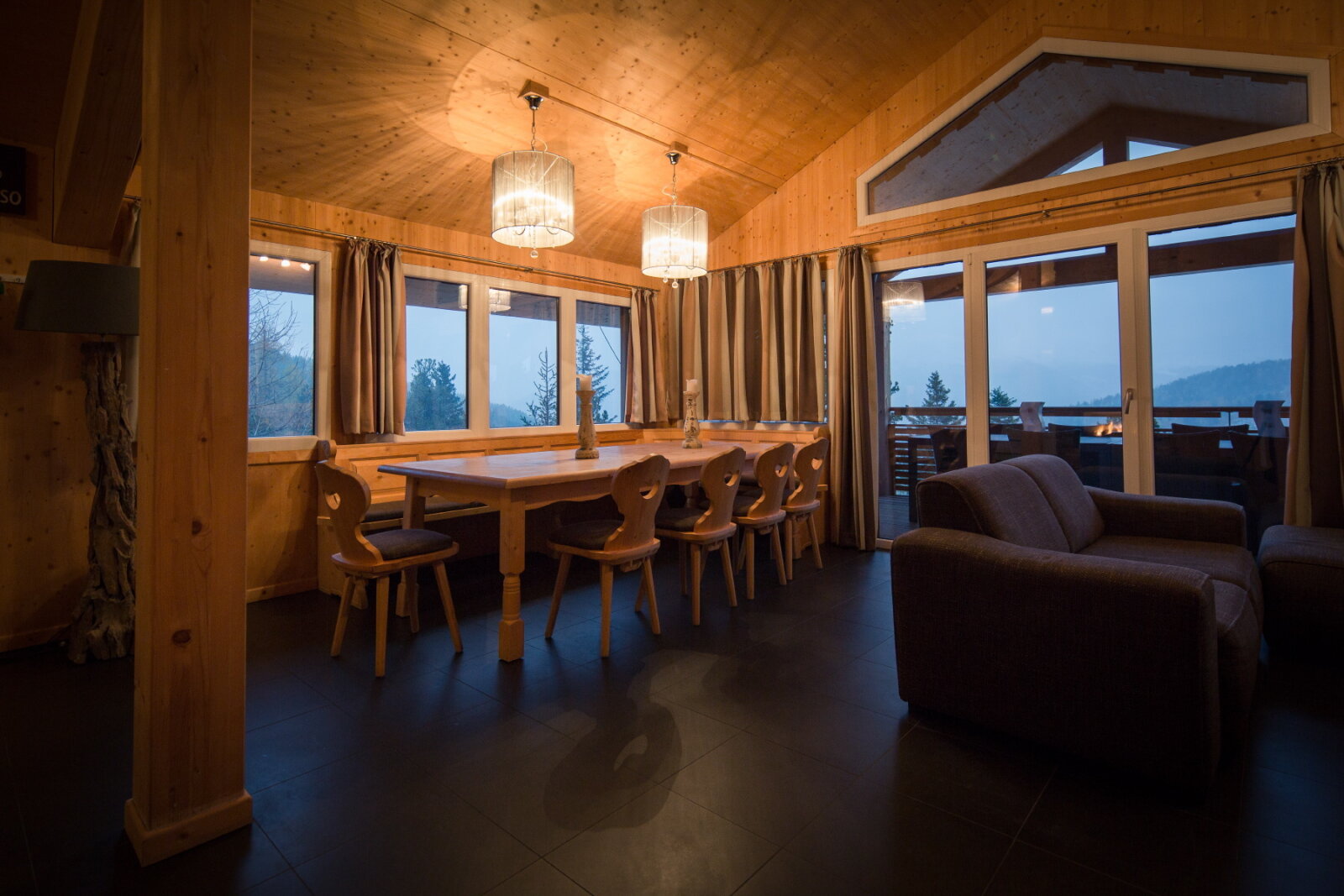 Ferienhaus II.: max. 12 fő, 5 hálószoba