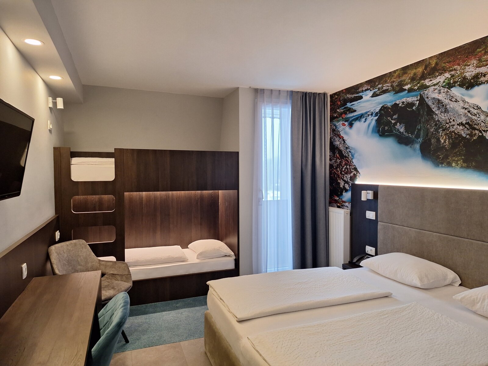 Négyágyas szoba / emeletes ágyas 