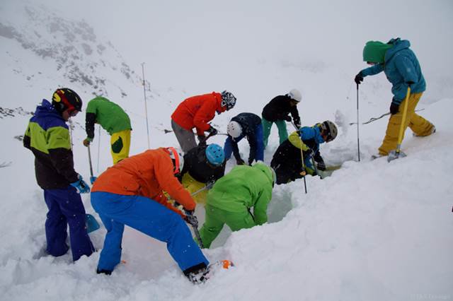 Lavinaismereti tanfolyam