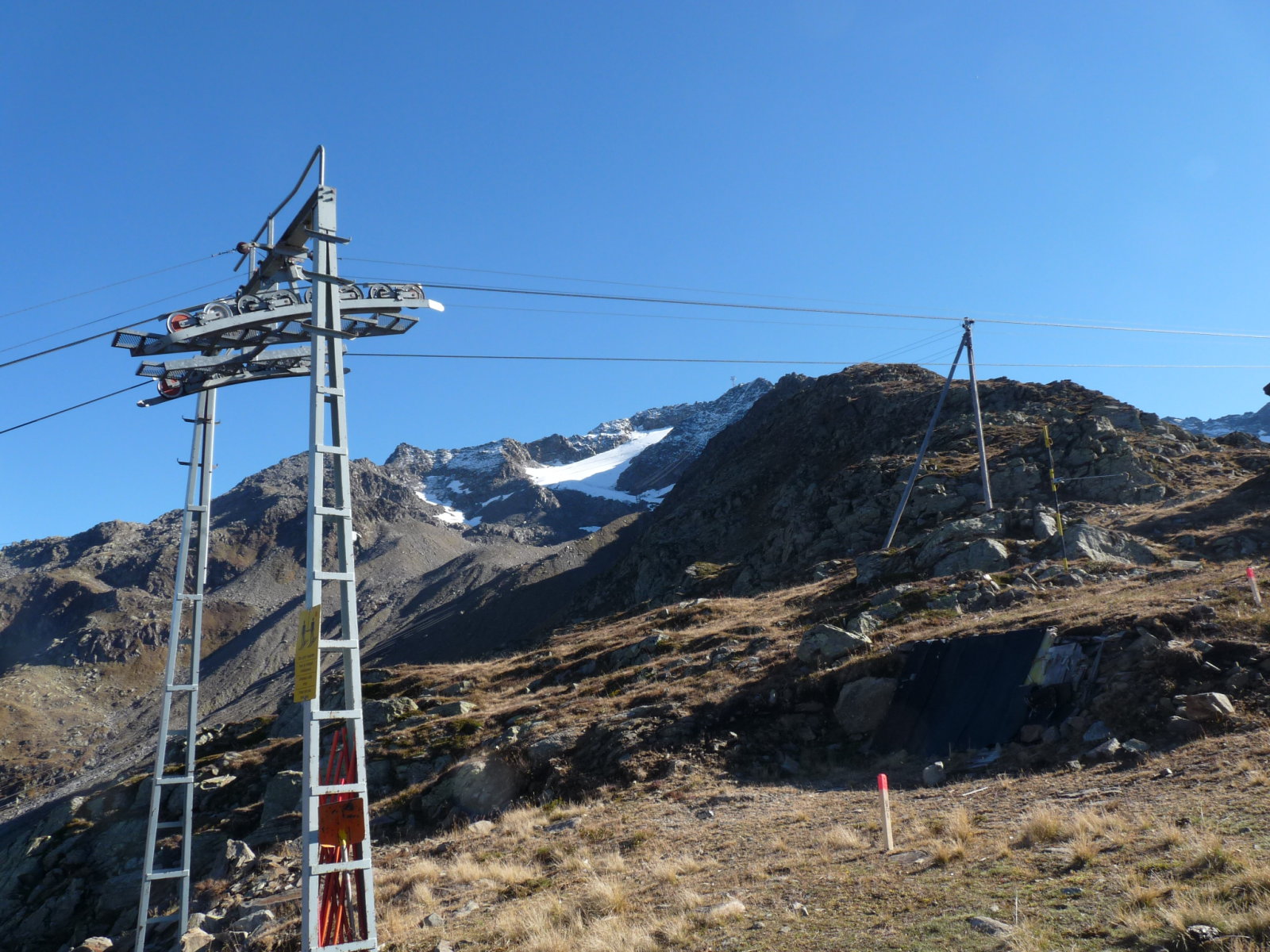 Lefele jövet a gleccser hátul